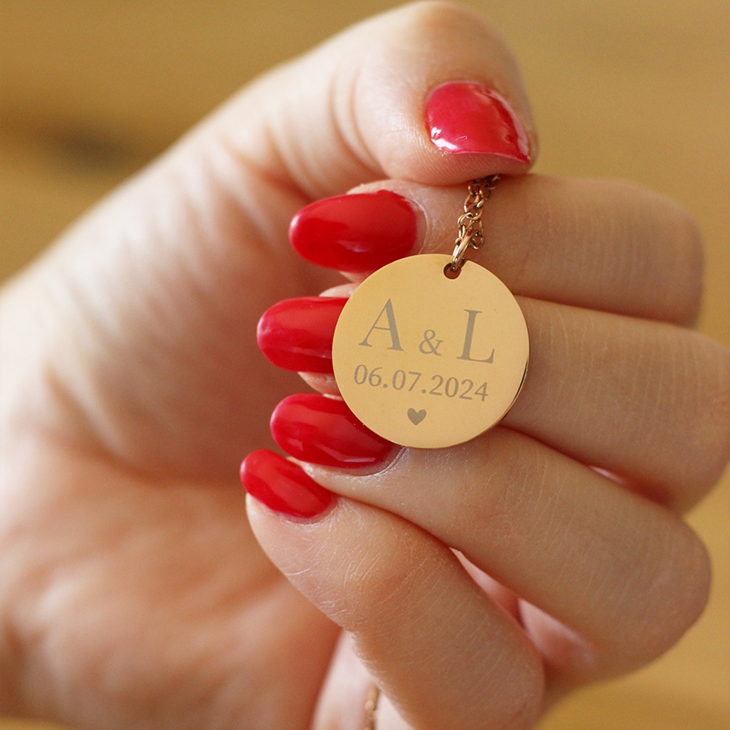 Collier pendentif Couple et date